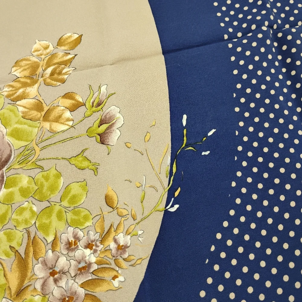 CHRISTIAN DIOR Blue and Cream Authentic Scarf